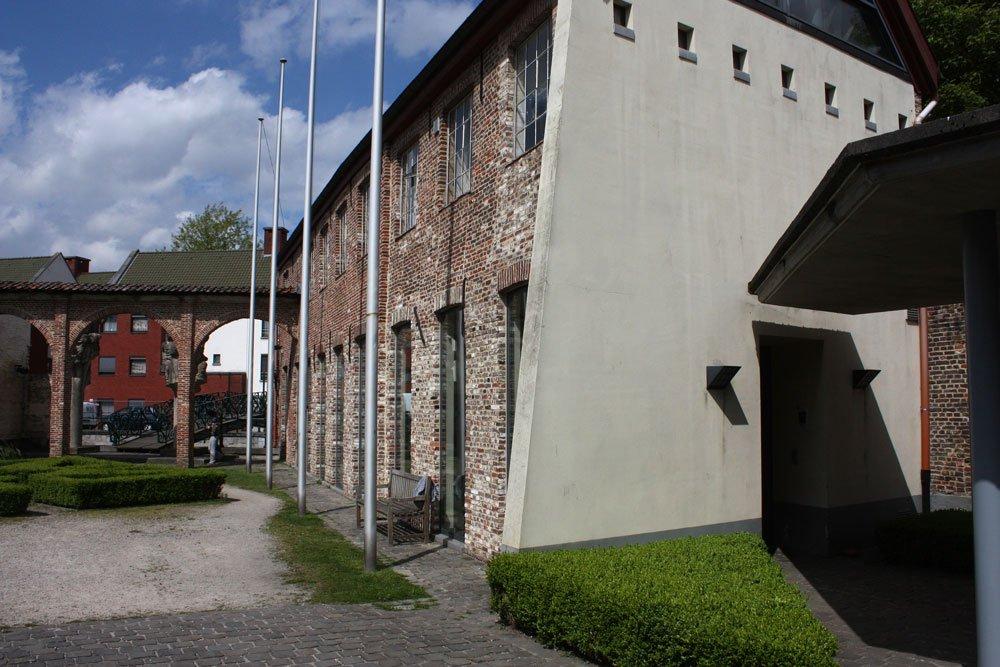 Buurthuis Prinsenhof, Zilverhof 34 